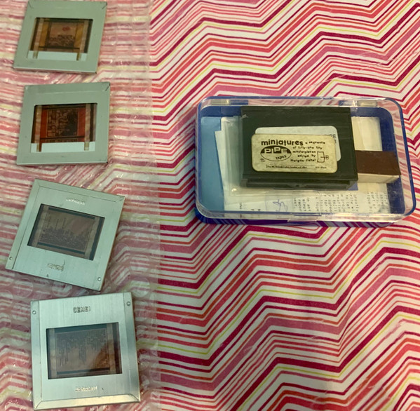 File:Miniatures-Microcassete.jpg